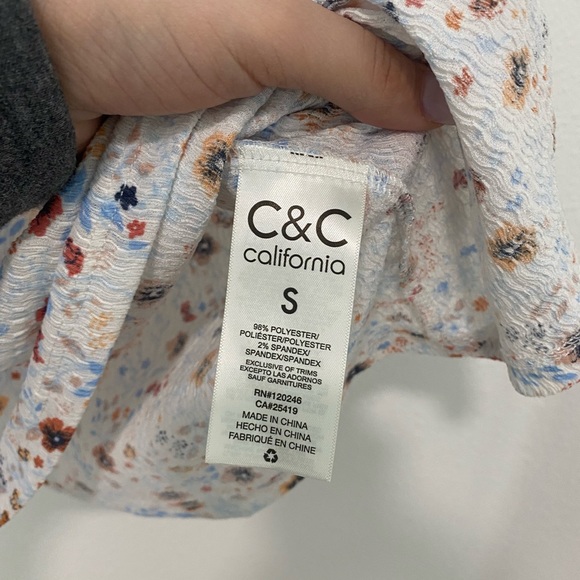 C & C Floral Short Sleeve SZ S - Picture 3 of 4
